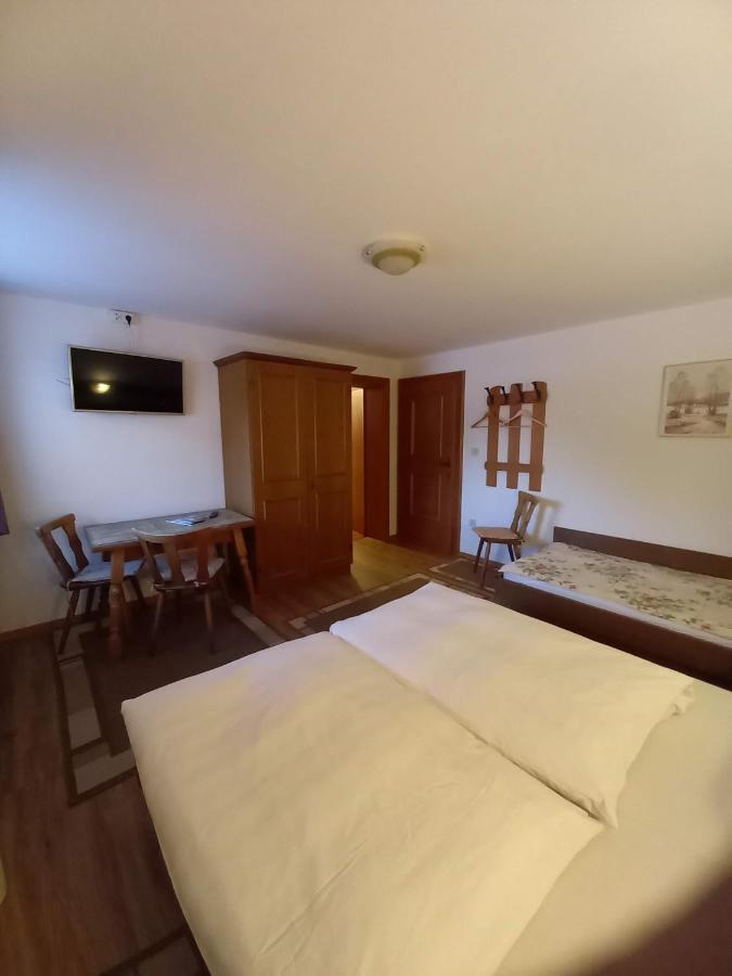Haus Tannegg Bed & Breakfast เพทท์นอย อัม อาร์ลแบร์ก ภายนอก รูปภาพ